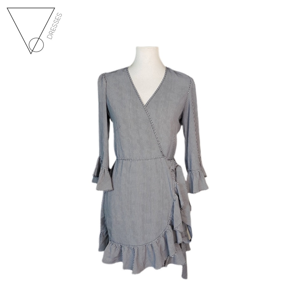 Striped wrap dress size L 💃🏼